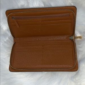 Michael Kors Bags - Michael kors wallet Michael Kors Bags - Michael kors wallet